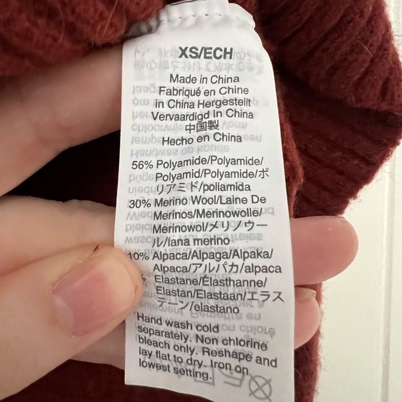 Madewell Bartlett V-Neck Pullover Sweater in Coziest Yarn - Picture 7 of 8